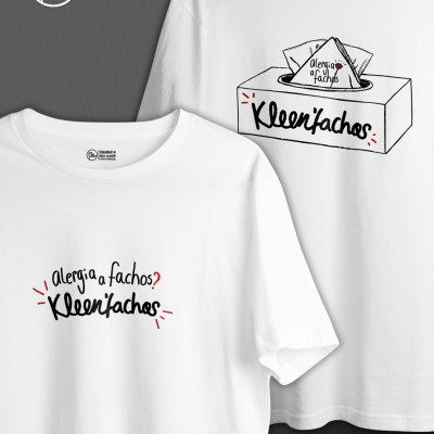 Camisolas brancas com estampados humorísticos em preto e vermelho e desenho de caixa de lenços