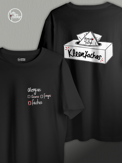 Duas t-shirts pretas com textos e desenho humorístico em branco e vermelho.