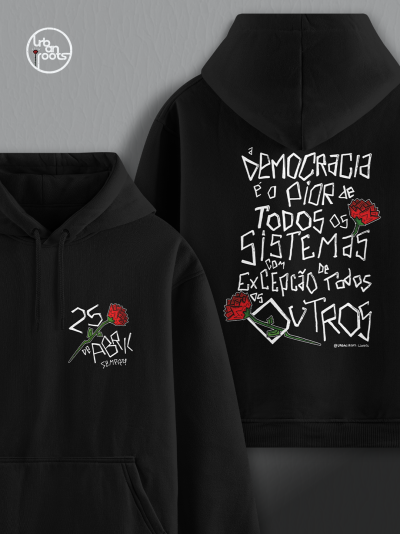 Sweatshirt preta com capuz e impressão de texto e flor vermelha na frente e costas