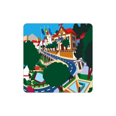 Ilustração gráfica colorida de edifício com telhado vermelho e estrada curva em área urbana com árvores e bandeiras