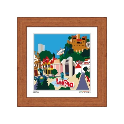 Quadro com imagem ilustrativa colorida da cidade de Leiria e moldura de madeira
