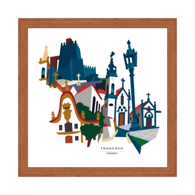 Quadro decorativo de Trancoso com ilustração colorida em moldura de madeira castanha
