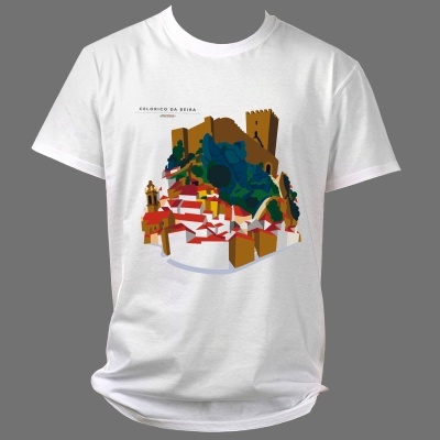 T-shirt branca com estampa de castelo e casas coloridas e texto CELÓRICO DA BEIRA