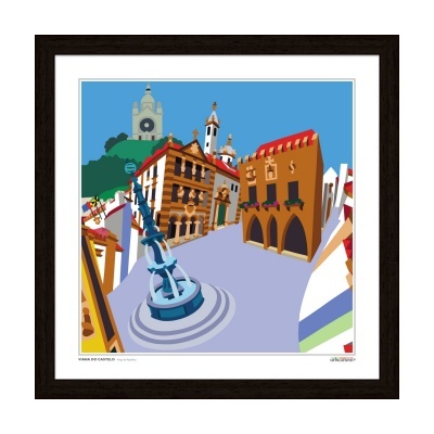 Imagem digital colorida de uma praça com fontes e edifícios num quadro de moldura preta.