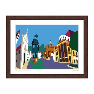 Gravura colorida emoldurada de estátua numa praça com edifícios coloridos e céu azul