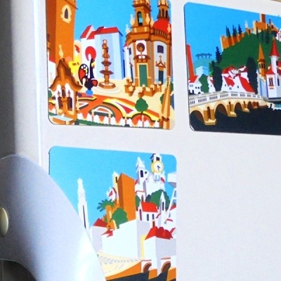 Imãs decorativos coloridos do frigorífico com ilustrações de paisagens e arquitetura