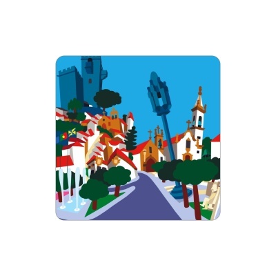 Ilustração colorida de uma vila com casas, árvores e uma torre.