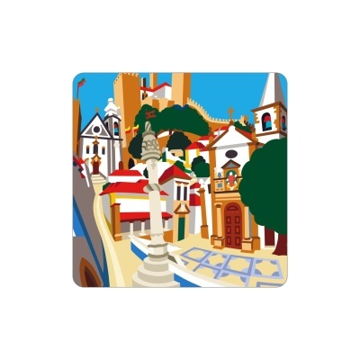 Ilustração colorida de vila com igrejas, casas vermelhas e coluna decorativa.