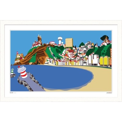 Ilustração costeira colorida com farol, praia e cidade ao fundo