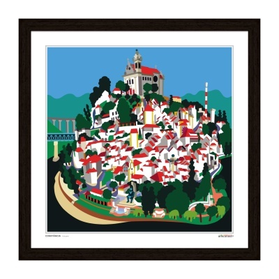 Ilustração colorida de vila com casas brancas e telhados vermelhos, árvores e céu azul em moldura de madeira