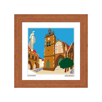 Quadro ilustrativo do centro histórico de Guimarães em moldura de madeira castanha.