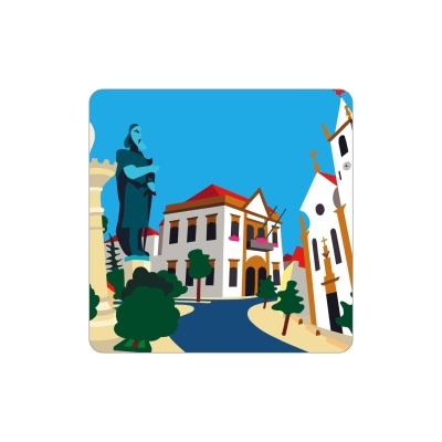 Ilustração de rua com edifícios brancos, estátua azul e árvores verdes