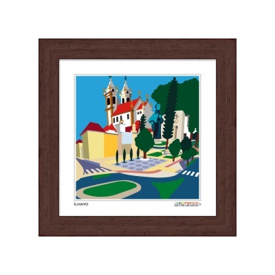 Quadro decorativo com ilustração colorida da cidade de Ílhavo e moldura de madeira castanha.