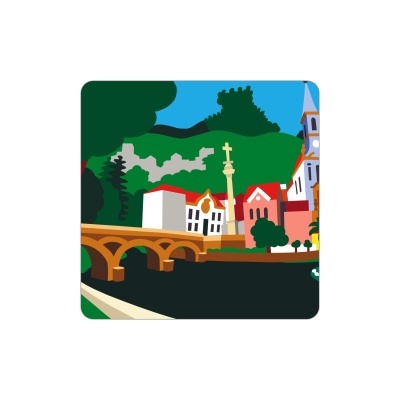 Ilustração de paisagem urbana com ponte, casas e colina verde ao fundo