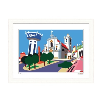 Ilustração de cidade com edifício histórico, árvores e depósito de água 'Lagoa' em moldura branca