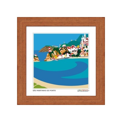 Quadro digital colorido de São Martinho do Porto em moldura castanha