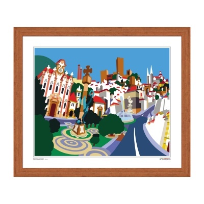 Quadro com ilustração colorida do centro histórico da vila de Sintra em moldura de madeira castanha