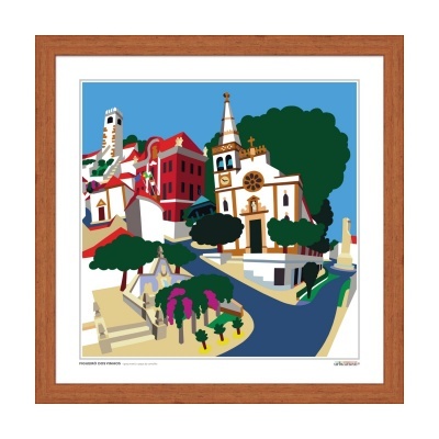 Ilustração digital de paisagem urbana com igreja, árvores, casas vermelhas, e caminho azul em moldura de madeira castanha