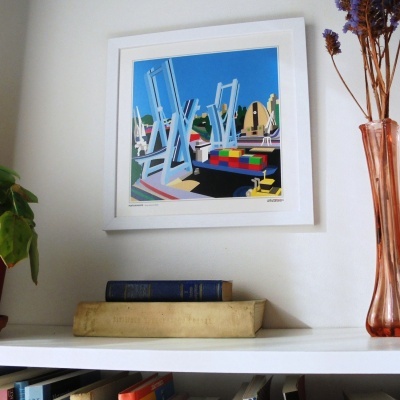 Quadro com imagem gráfica de estruturas industriais e contentores coloridos