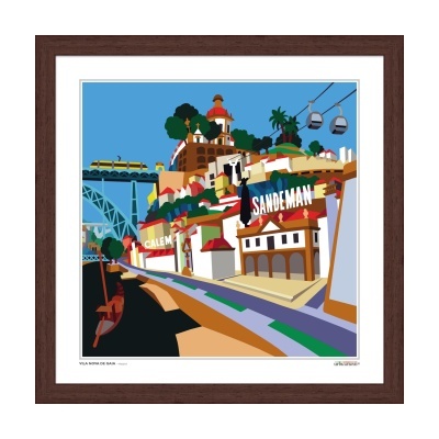Pôster artístico colorido de Vila Nova de Gaia com as marcas CALÉM e SANDEMAN em moldura de madeira.
