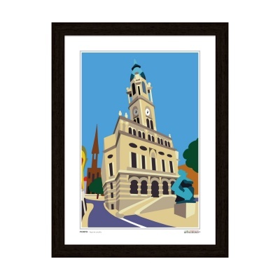 Ilustração de edifício histórico com torre e relógio, estátua azul em primeiro plano