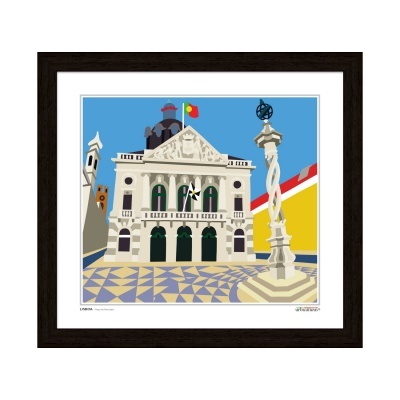 Reprodução artística de edifício clássico com bandeira de Portugal e praça com padrão geométrico emoldurada.
