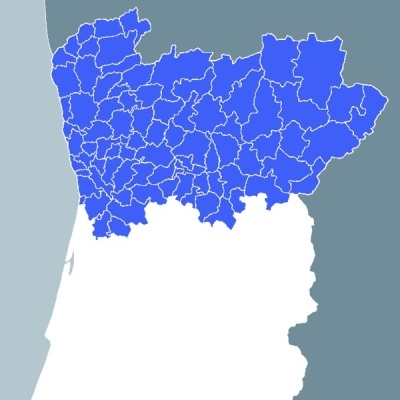 Mapa político do norte de Portugal com municípios destacados em azul