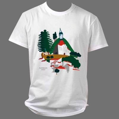 T-shirt branca com ilustração de paisagem e texto ALENQUER