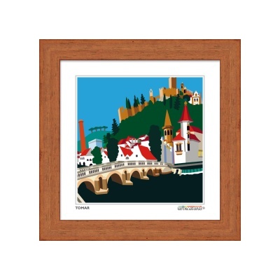 Quadro ilustrativo da paisagem de Tomar com ponte, castelo e edifícios coloridos.
