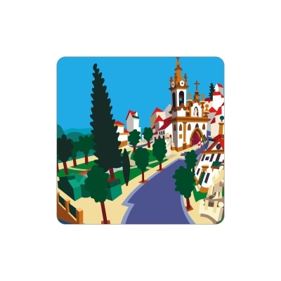 Tapete de rato ilustrado com rua, árvores, e igreja