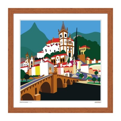 Ilustração colorida de paisagem urbana com ponte, casas brancas e montanhas, em moldura castanha