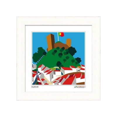 Quadro decorativo de Aljezur com casas brancas, telhados vermelhos, colina verde e torres castanhas