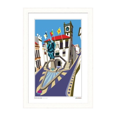 Ilustração colorida de praça urbana com estátua azul e edifício com torre e sino.