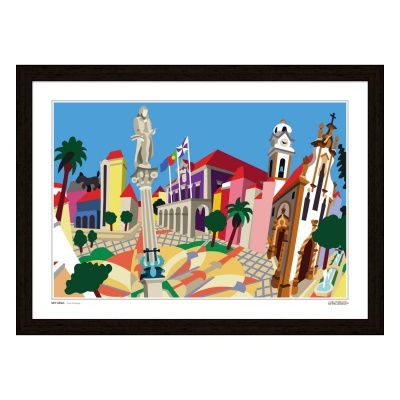 Ilustração colorida de praça histórica com estátua, palmeiras e igreja, em moldura de madeira escura