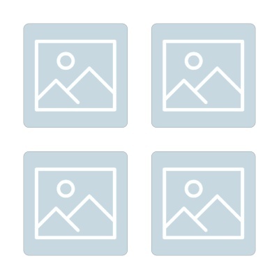 Caixas plásticas transparentes com tampas verdes e azul claras empilhadas