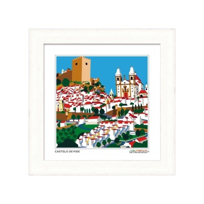 Ilustração de vila com castelo amarelo e igreja, em moldura branca