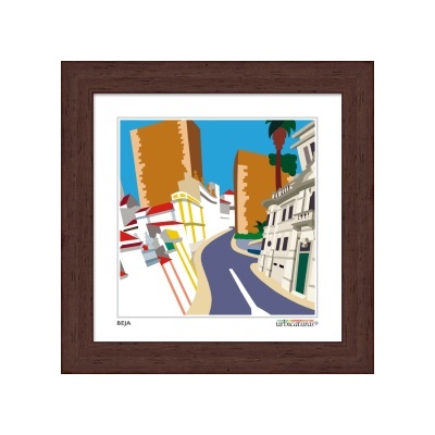 Quadro emoldurado com desenho estilizado de uma rua e edifícios coloridos