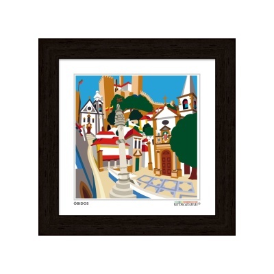 Quadro colorido da vila de Óbidos com castelo, em moldura de madeira escura