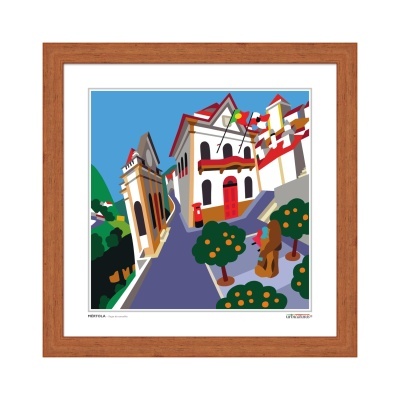 Ilustração de edifícios tradicionais em Mértola com árvores e escultura, em moldura de madeira.