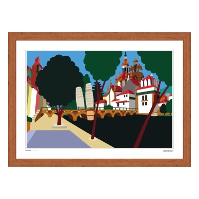 Ilustração estilizada da Ponte de Trajano em Chaves com árvores e edifícios coloridos em moldura de madeira.