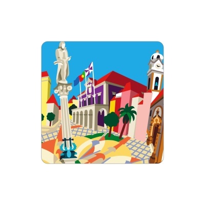 Placa digital colorida de praça com estátua, colunas e bandeiras em ambiente urbano