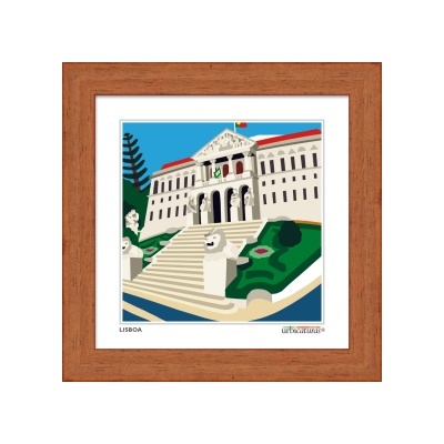 Quadro com ilustração de edifício clássico em Lisboa com moldura de madeira castanha