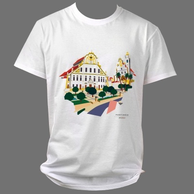 T-shirt branca com estampa de edifício e árvores e texto POSTINHÃO PORTO