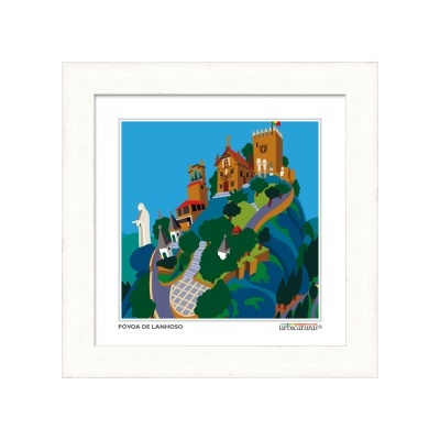 Desenho colorido de Póvoa de Lanhoso com edifícios e árvores numa moldura branca