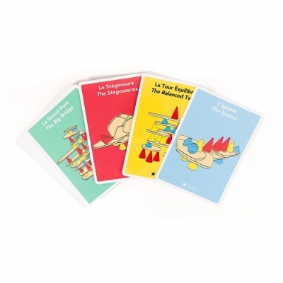 Cartas coloridas com títulos bilíngues e ilustrações de estruturas geométricas.