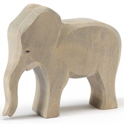 Figura decorativa de elefante em madeira bege claro