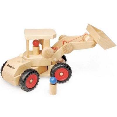 Trator de madeira com figuras coloridas