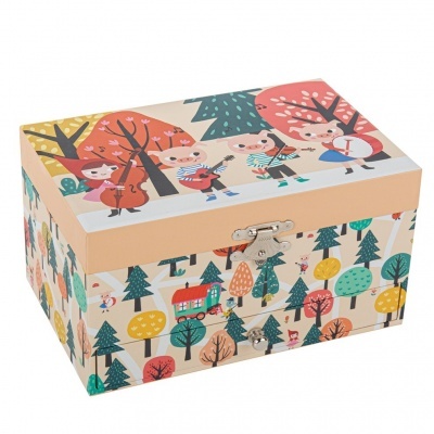 Caixa decorativa com desenhos de animais músicos e árvores coloridas