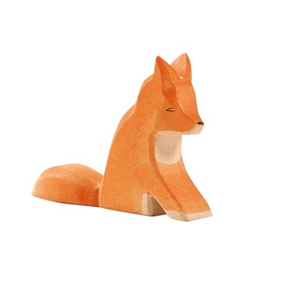 Escultura decorativa de raposa em madeira laranja e bege