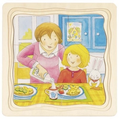 Ilustração de mulher e criança à mesa com caneca e prato de comida numa cozinha azul